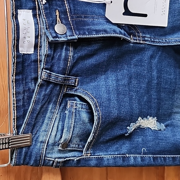 NWT Nature Denim: Maximum Comfort Distressed Jeans, Medium Wash, size 7/27 - Picture 3 of 8